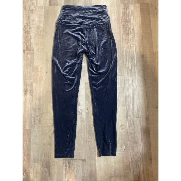 Shefit Velvet Leggings Size Luxe (Large) - Picture 4 of 11